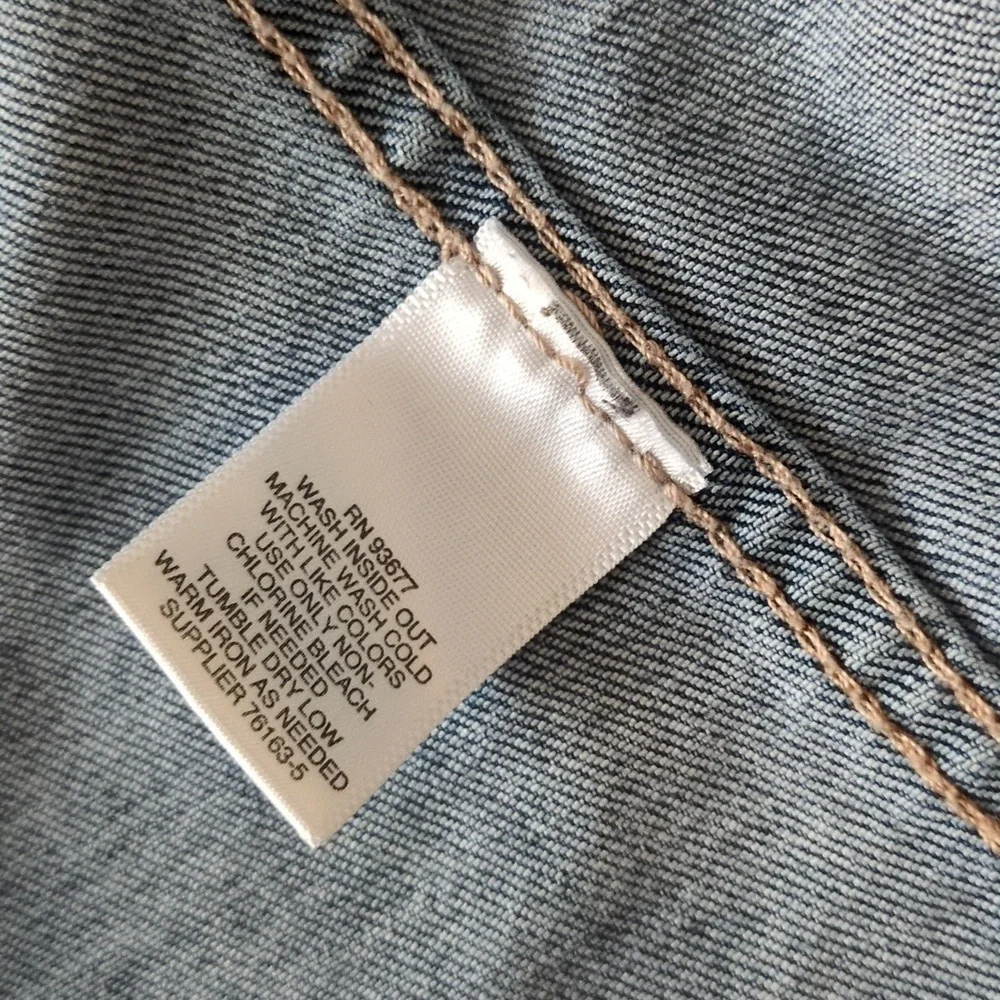 Liz Claiborne jean Jacket Cropped Fitted Pockets Layering Small - Picture 8 of 9